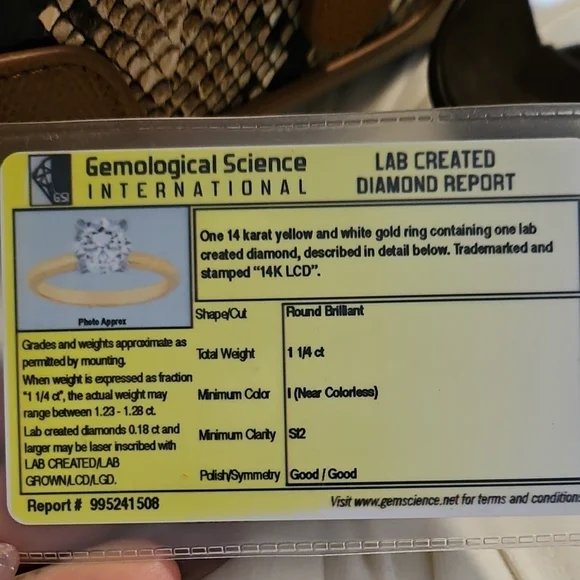 Diamond Solitaire Wedding Engagement Ring - Picture 6 of 6